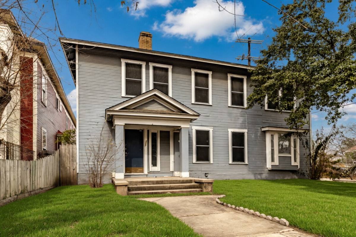 Townhouse for rent at 723 E Euclid Ave, San Antonio, TX 78212