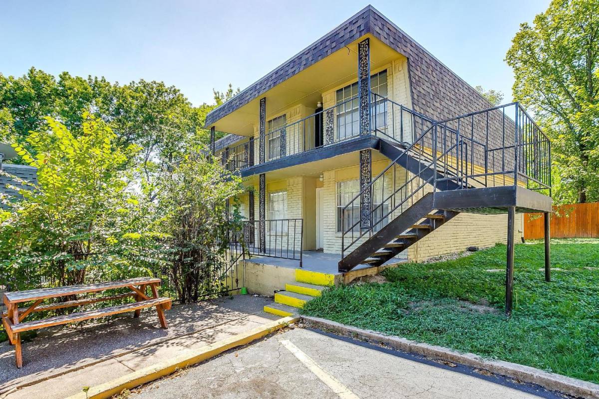 Apartment for rent at 5201 Curzon Ave #3, Fort Worth, TX 76107