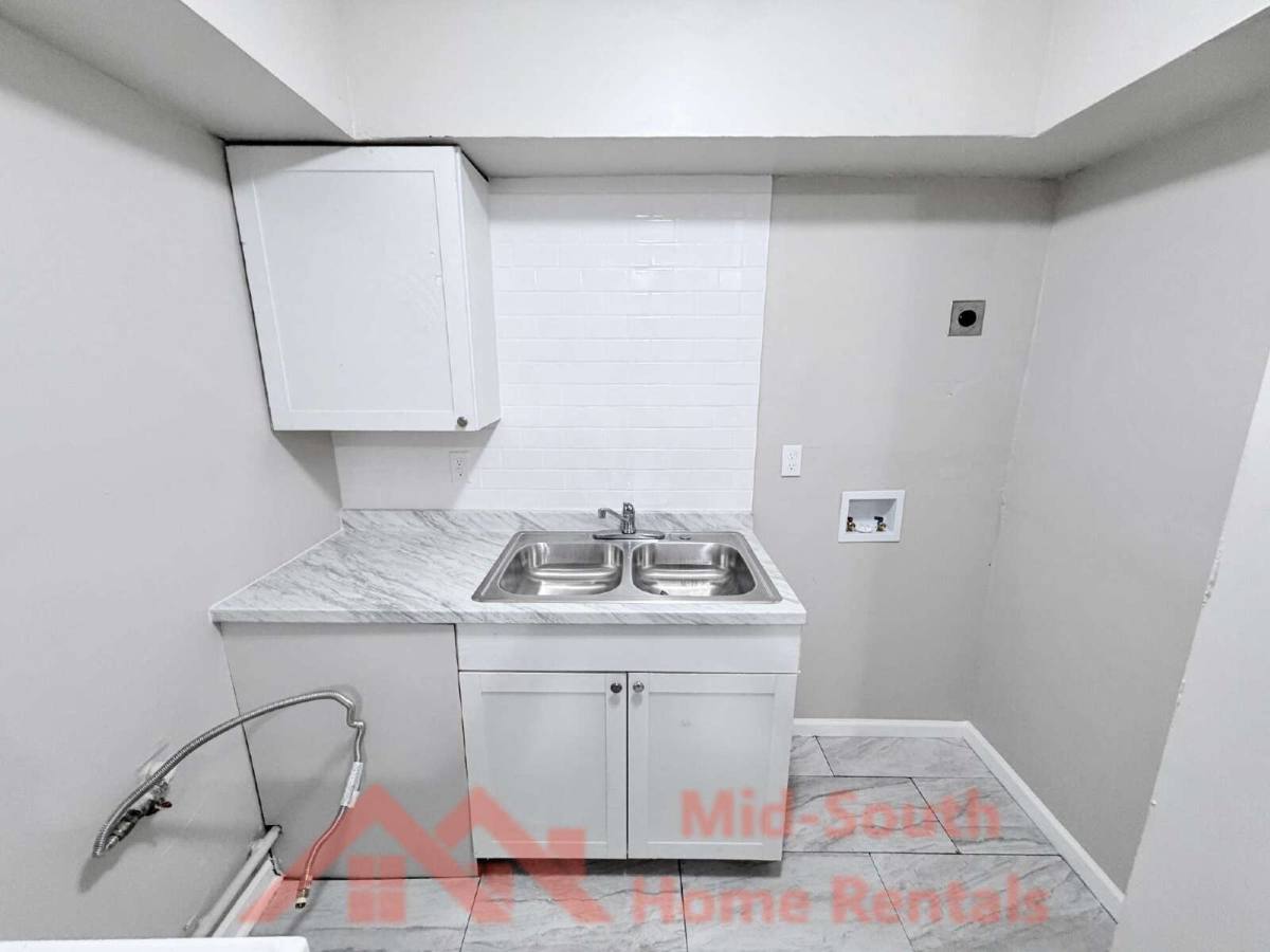 Apartment for rent at 139 N Claybrook St #3, Memphis, TN 38104