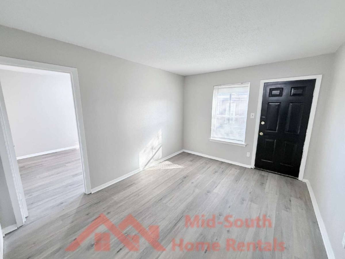 Apartment for rent at 139 N Claybrook St #3, Memphis, TN 38104