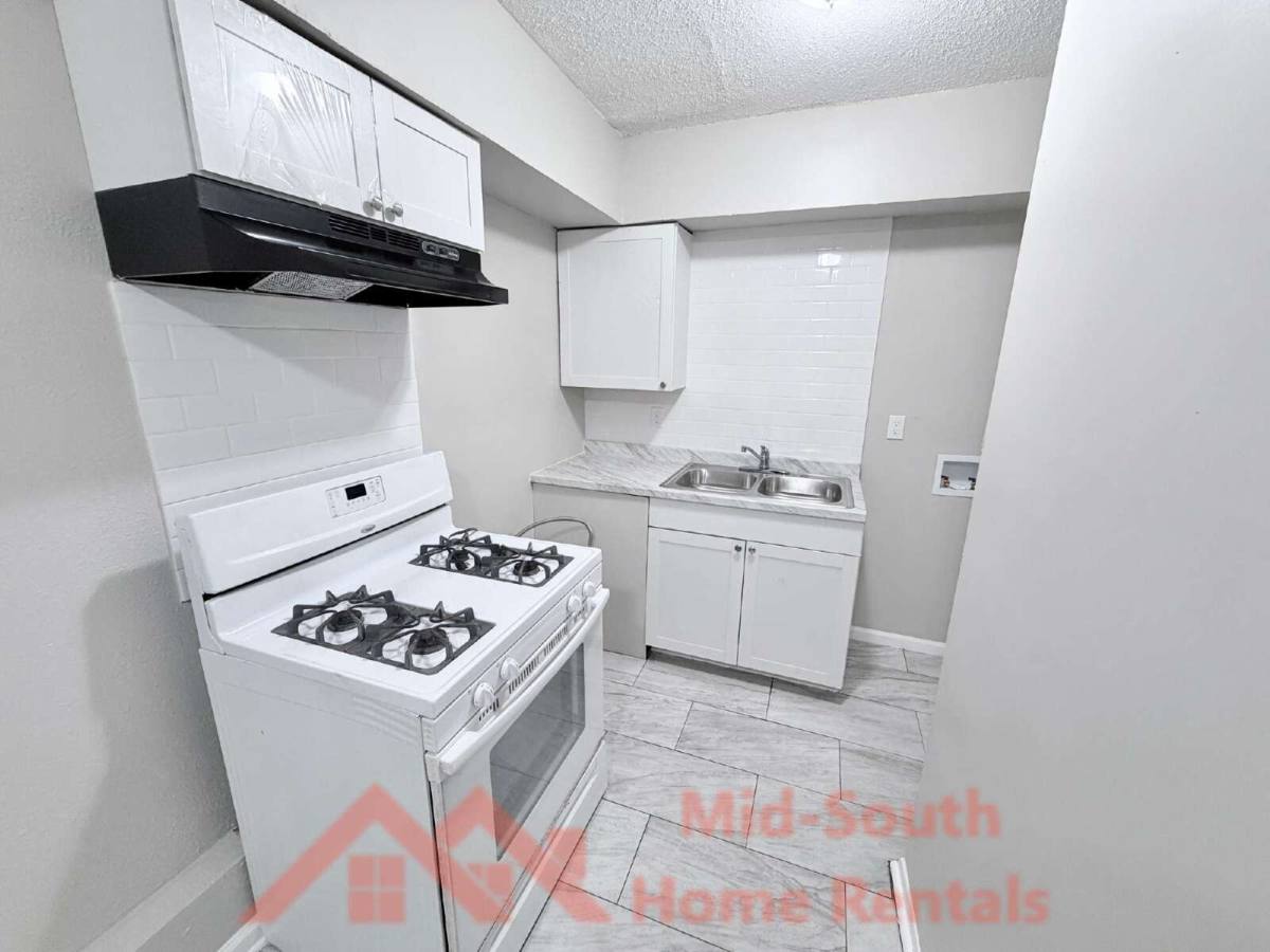 Apartment for rent at 139 N Claybrook St #3, Memphis, TN 38104