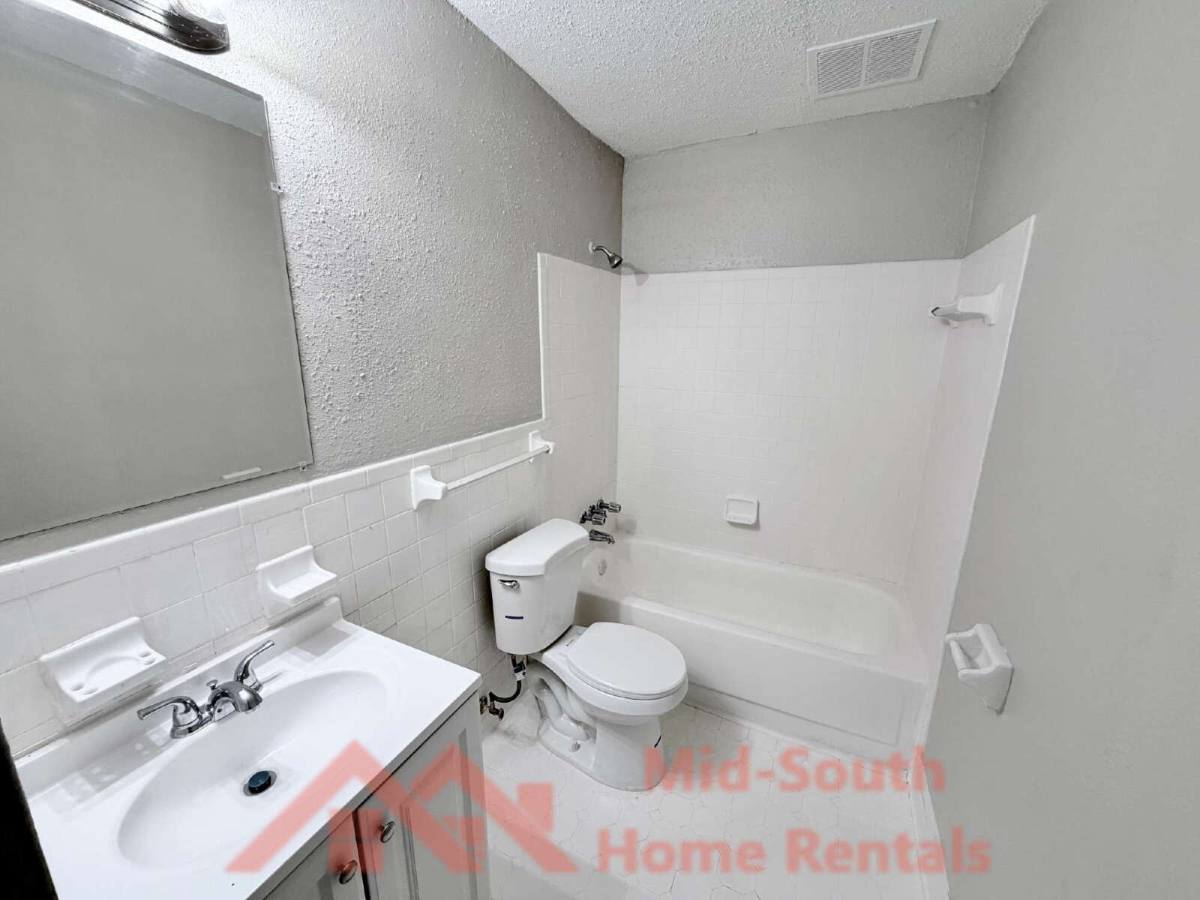 Apartment for rent at 139 N Claybrook St #3, Memphis, TN 38104