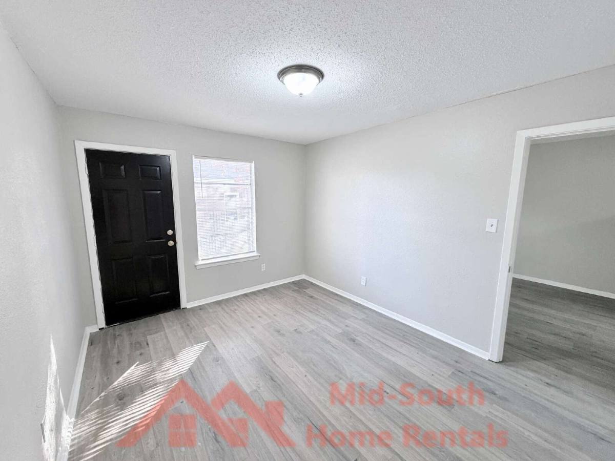 Apartment for rent at 139 N Claybrook St #3, Memphis, TN 38104