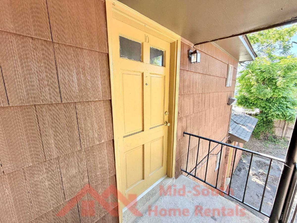 Apartment for rent at 25 N Idlewild #10, Memphis, TN 38104