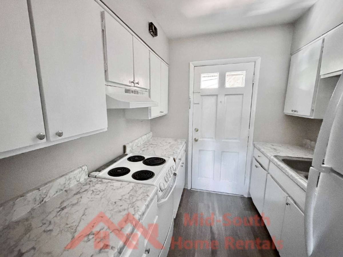 Apartment for rent at 25 N Idlewild #10, Memphis, TN 38104
