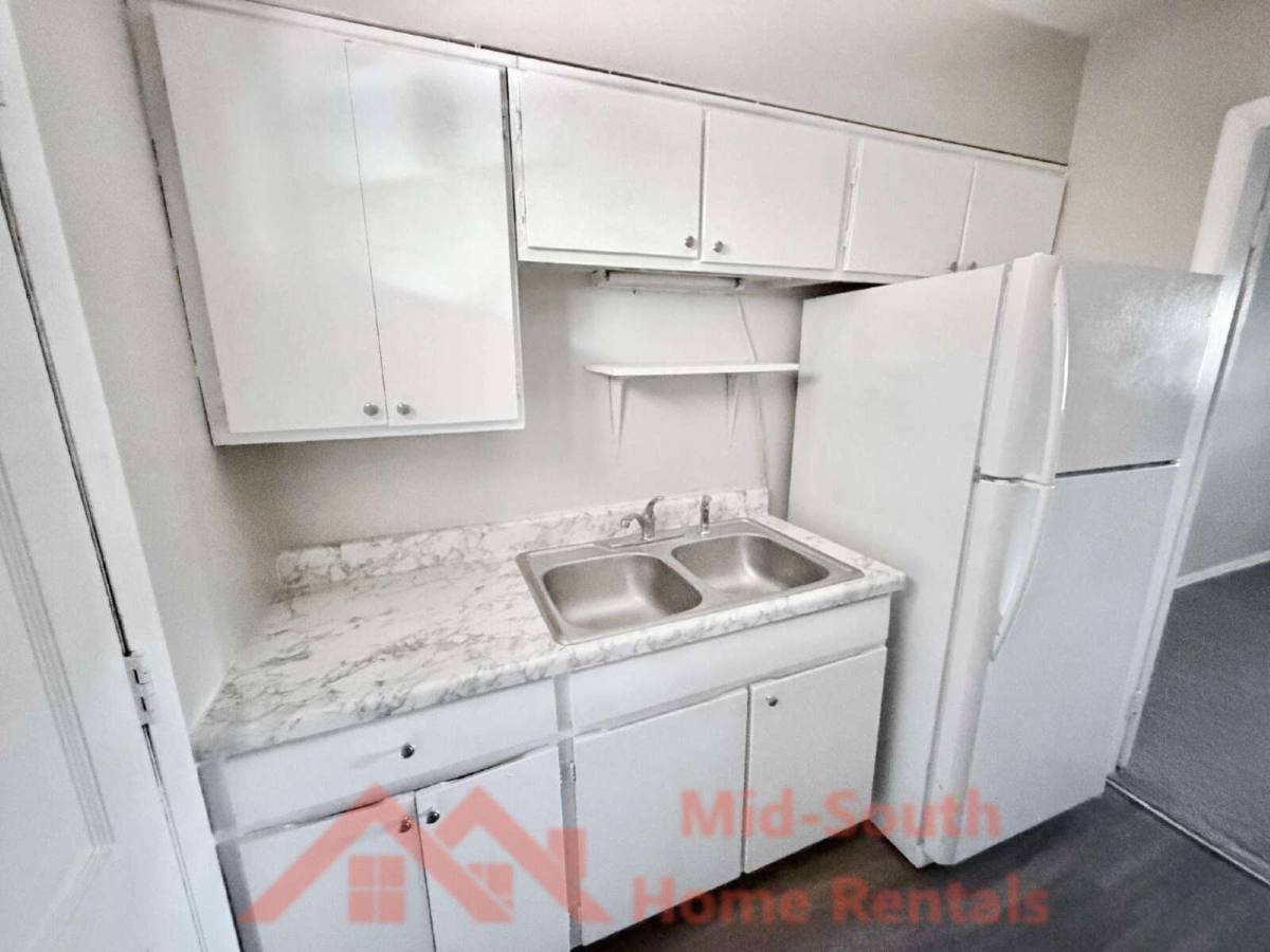 Apartment for rent at 25 N Idlewild #10, Memphis, TN 38104