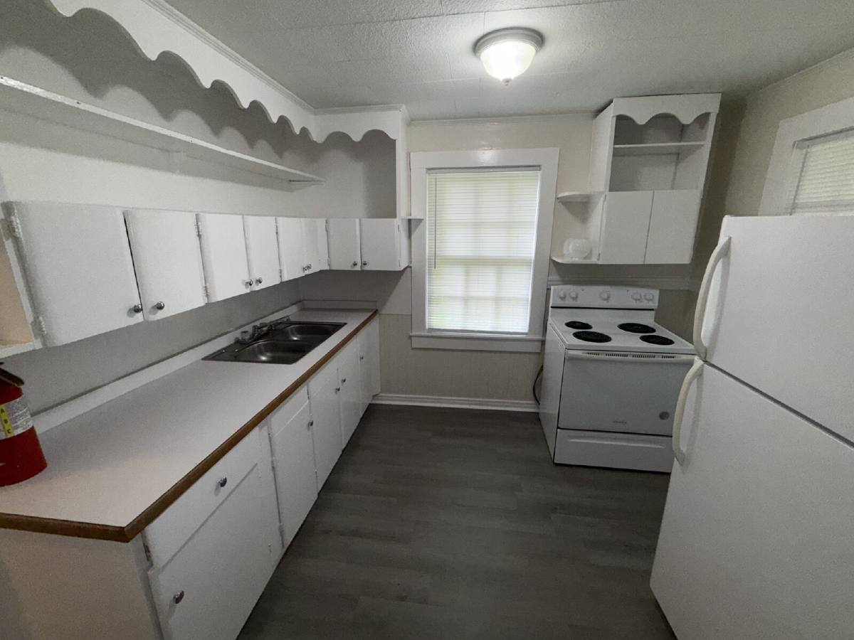 House for rent at 454 Magnolia Rd, Mobile, AL 36606