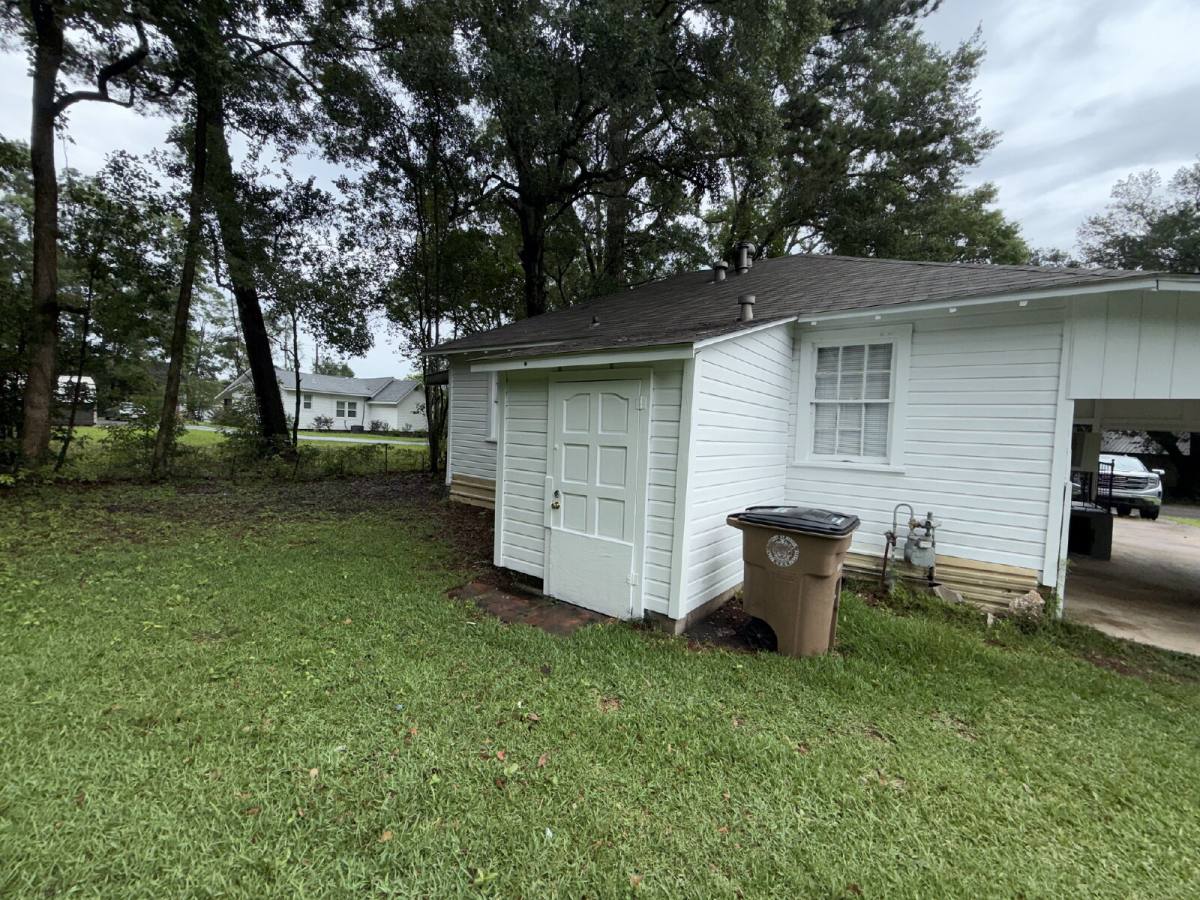 House for rent at 454 Magnolia Rd, Mobile, AL 36606