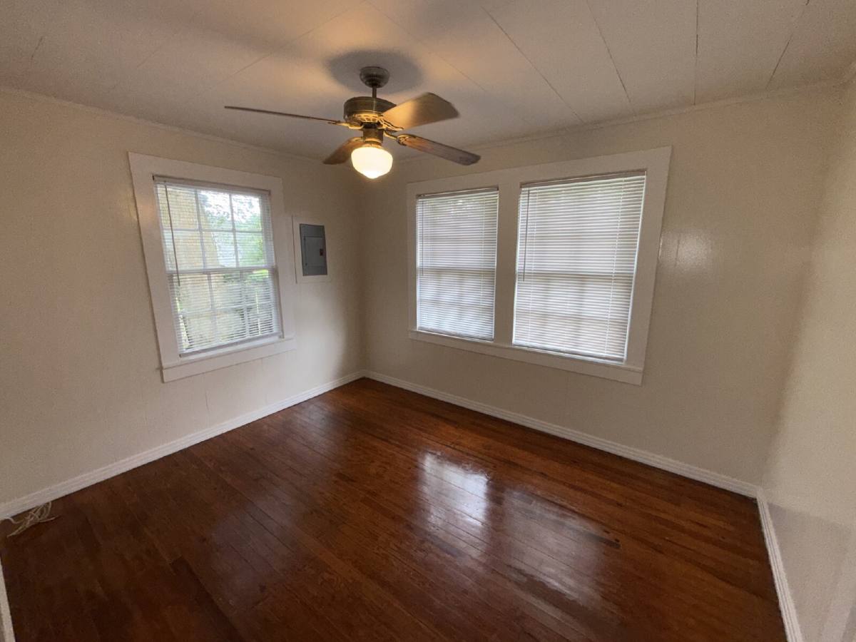 House for rent at 454 Magnolia Rd, Mobile, AL 36606