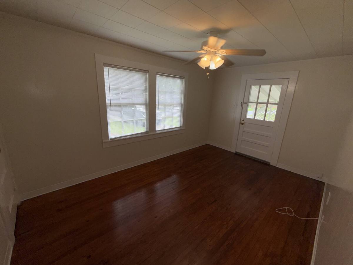 House for rent at 454 Magnolia Rd, Mobile, AL 36606
