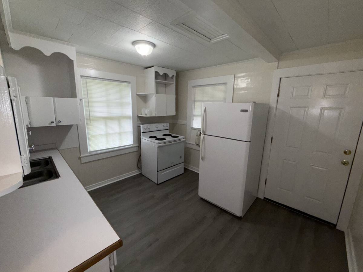 House for rent at 454 Magnolia Rd, Mobile, AL 36606