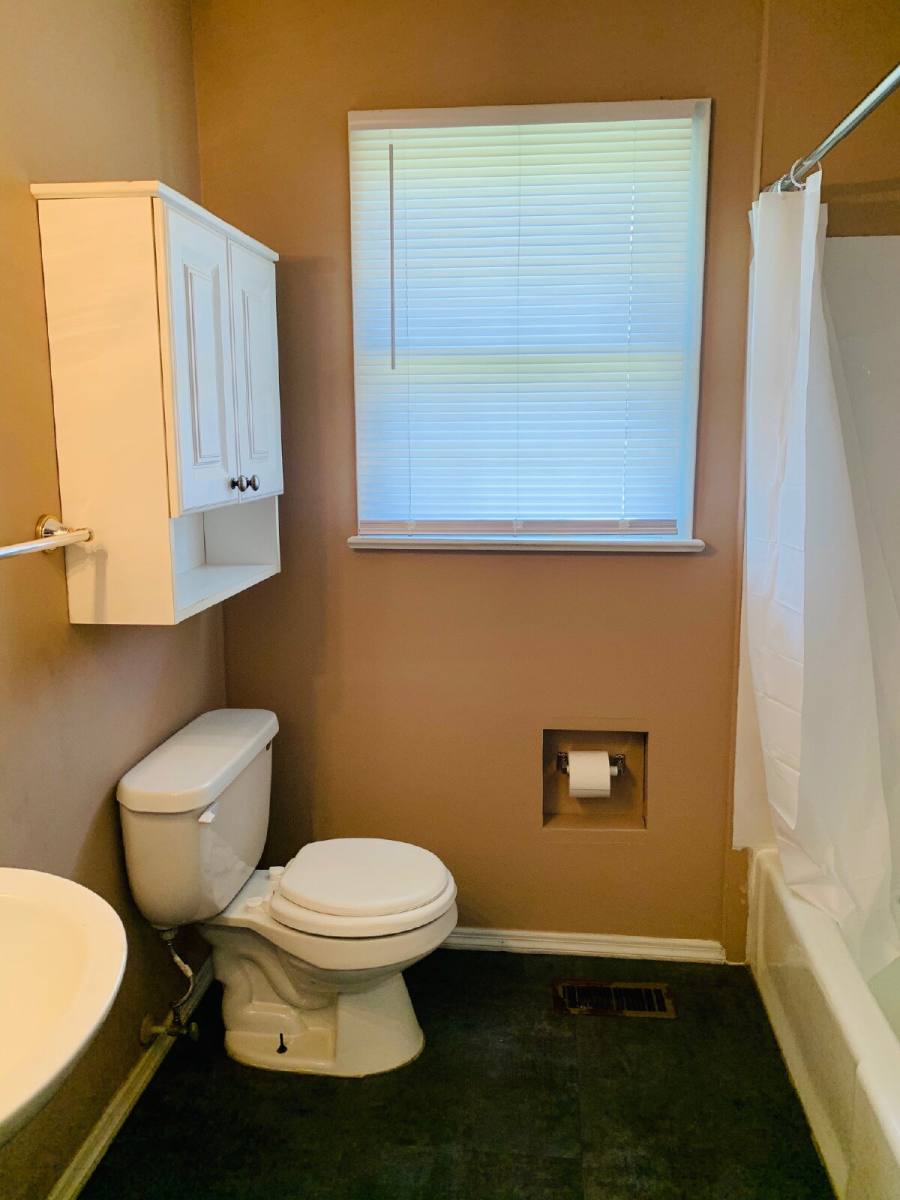 House for rent at 450 Lees Country Club Rd, Mount Olive, NC 28365