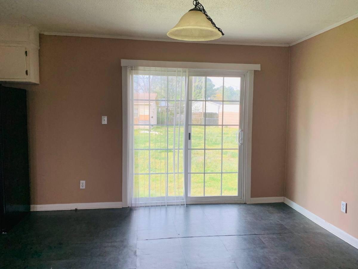 House for rent at 450 Lees Country Club Rd, Mount Olive, NC 28365