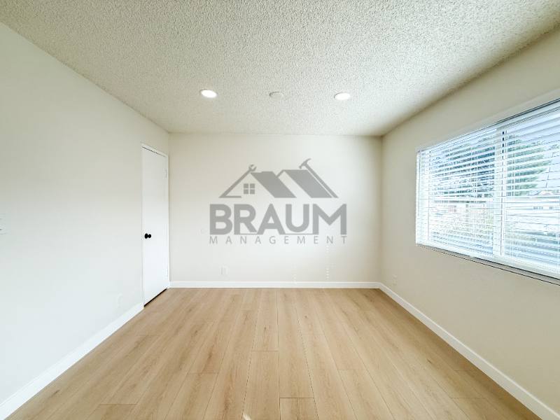 Apartment for rent at 14801 Delano St, Van Nuys, CA 91411
