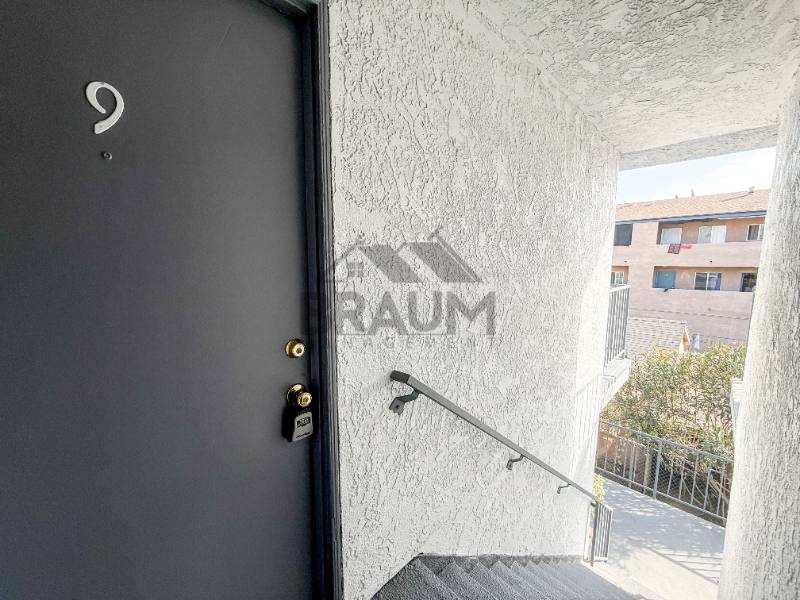 Apartment for rent at 14801 Delano St, Van Nuys, CA 91411