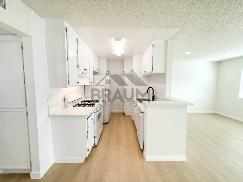 Apartment for rent at 14801 Delano St, Van Nuys, CA 91411
