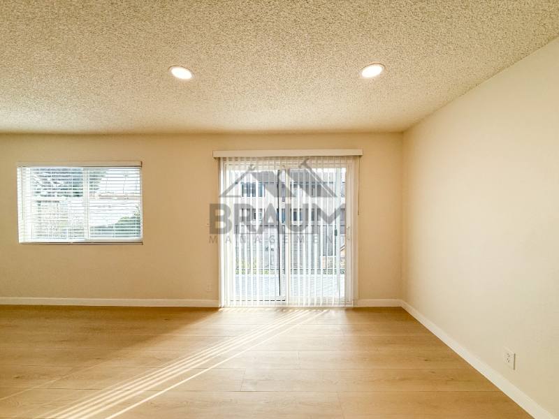 Apartment for rent at 14801 Delano St, Van Nuys, CA 91411