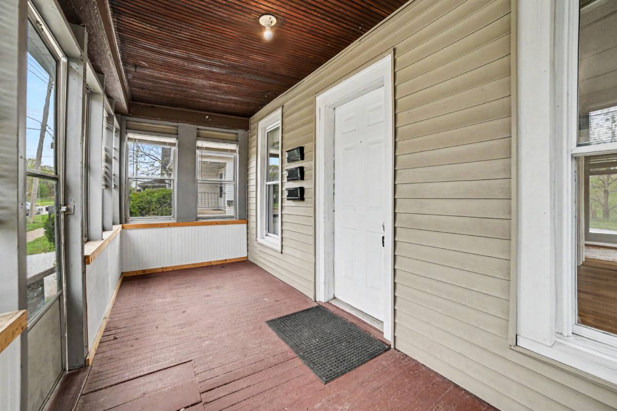 Apartment for rent at 2634 N Michigan Ave #1, Saginaw, MI 48604