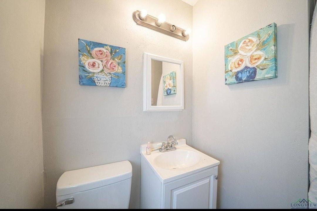 Apartment for rent at 106 Davis St #2A, New Boston, TX 75570