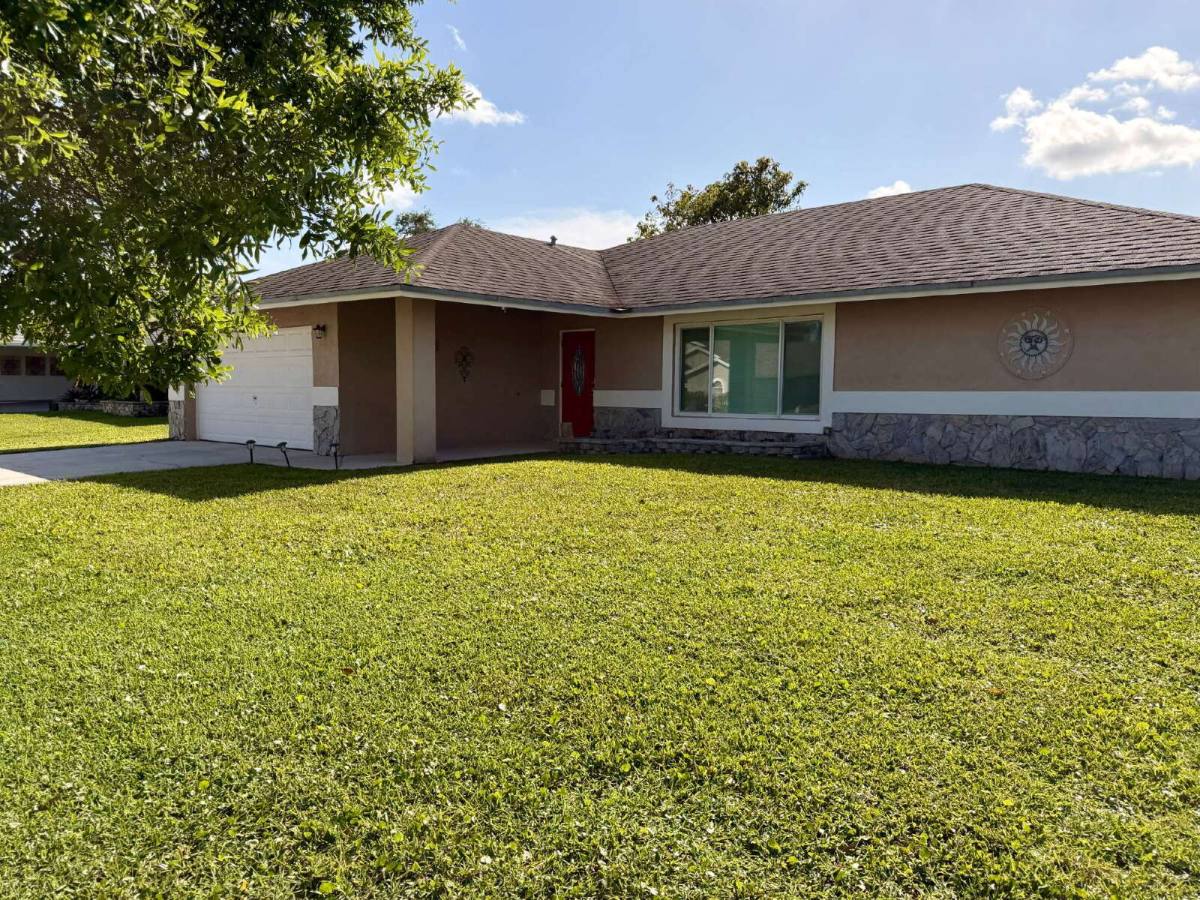 House for rent at 147 Sunflower Circle, West Palm Beach, FL 33411