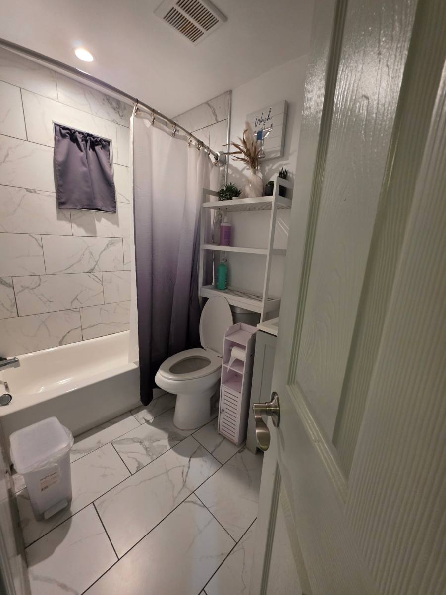Apartment for rent at 124 E 135th St, Los Angeles, CA 90061