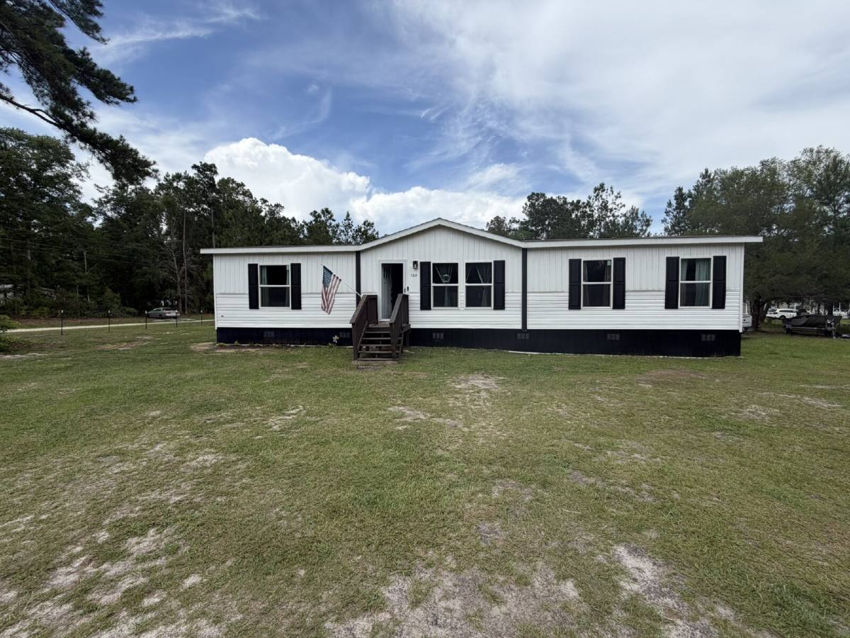 House for rent at 169 Cowboy Rd, Jesup, GA 31545