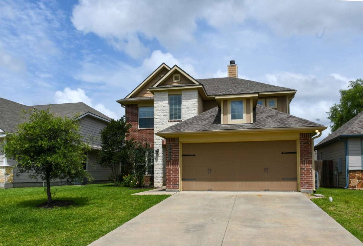 House for rent at 2025 Stubbs Dr, Bryan, TX 77807