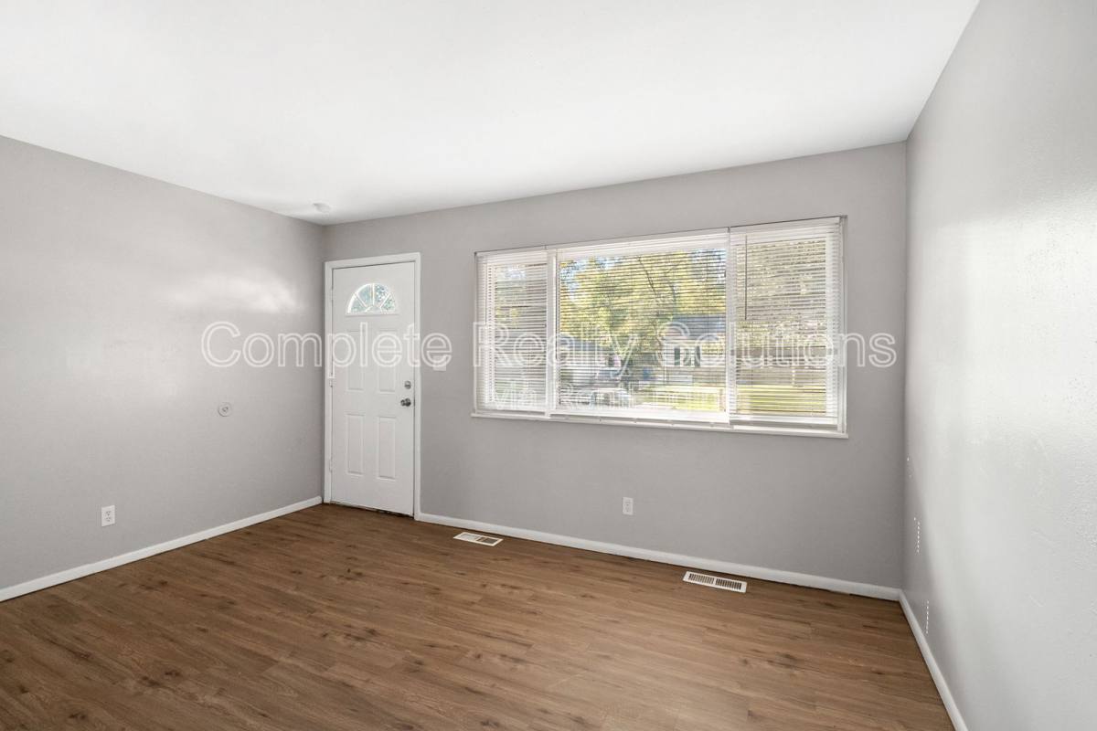 House for rent at 221 Barto Dr, Saint Louis, MO 63135