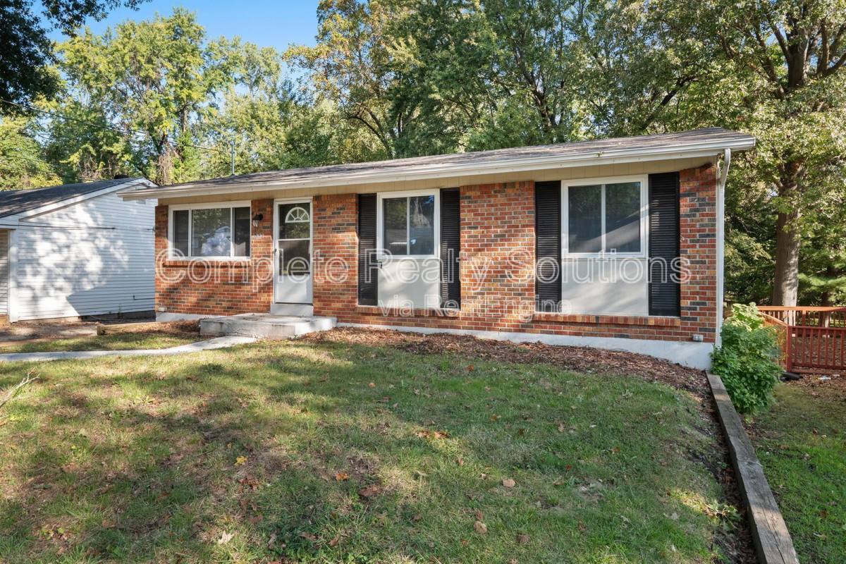 House for rent at 221 Barto Dr, Saint Louis, MO 63135