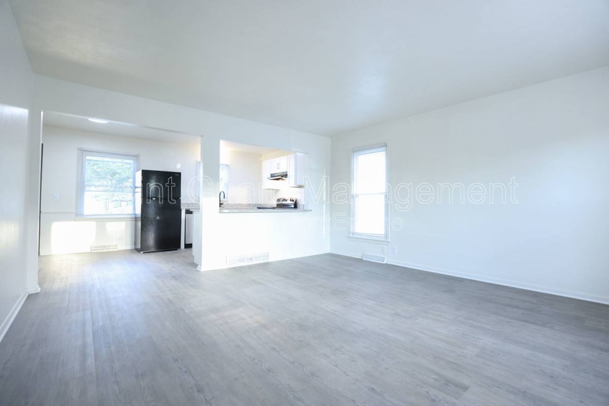 Apartment for rent at 5918 Camden Ave, Omaha, NE 68104
