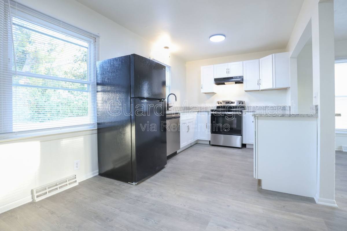 Apartment for rent at 5918 Camden Ave, Omaha, NE 68104