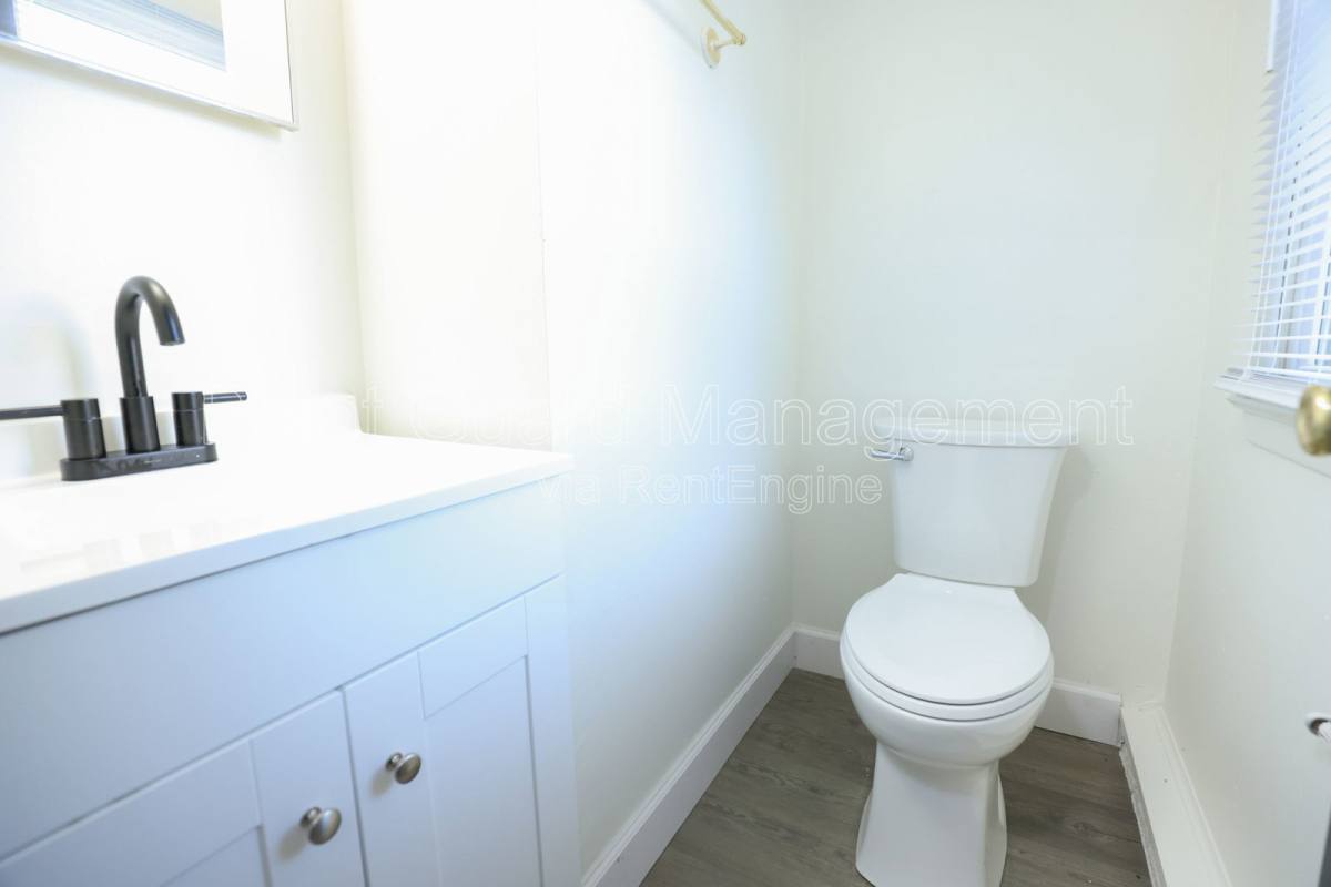 Apartment for rent at 5918 Camden Ave, Omaha, NE 68104