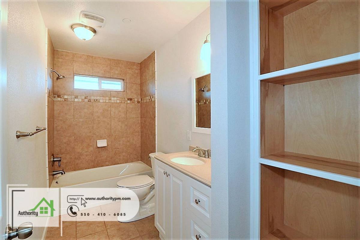Apartment for rent at 19757 Brokeoff Mountain Place #B, Cottonwood, CA 96022