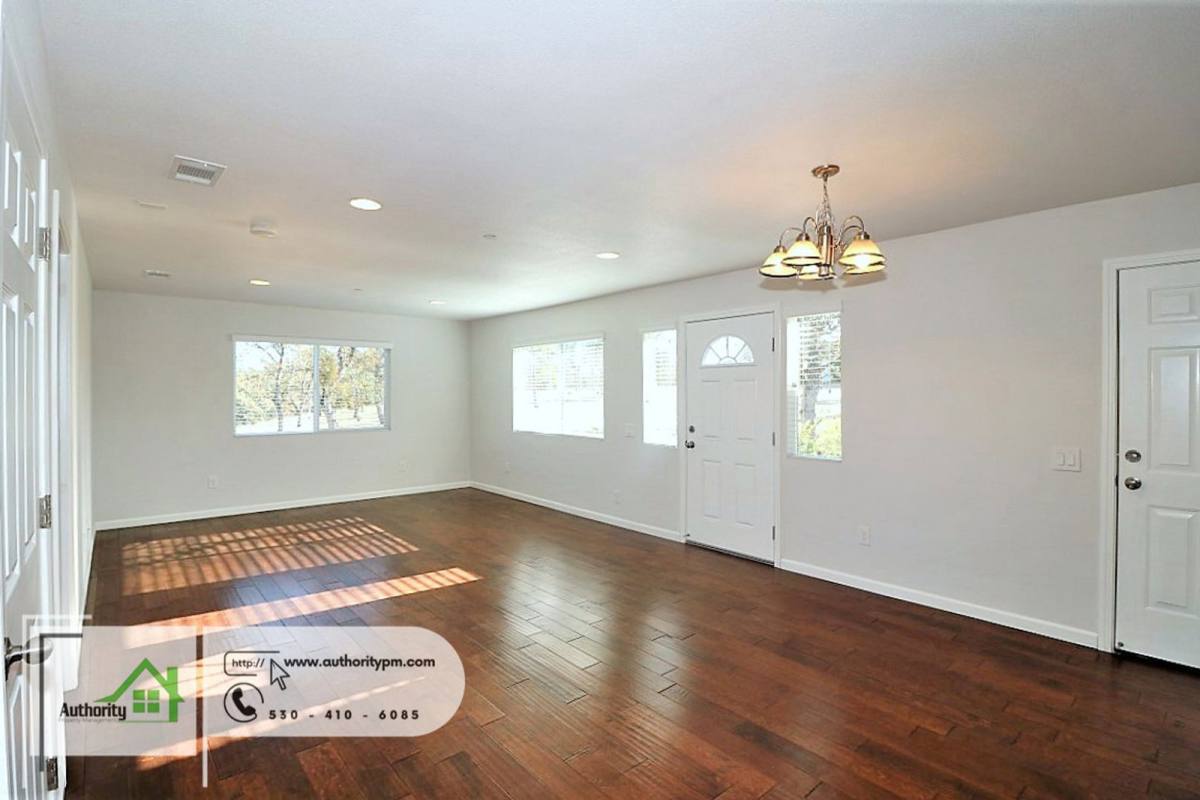 Apartment for rent at 19757 Brokeoff Mountain Place #B, Cottonwood, CA 96022