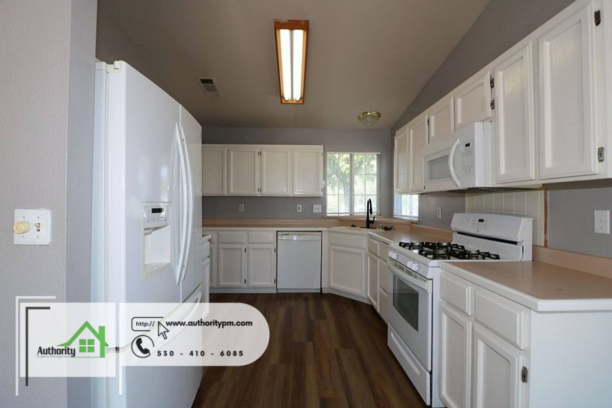 House for rent at 1729 Marigold Way, Redding, CA 96003