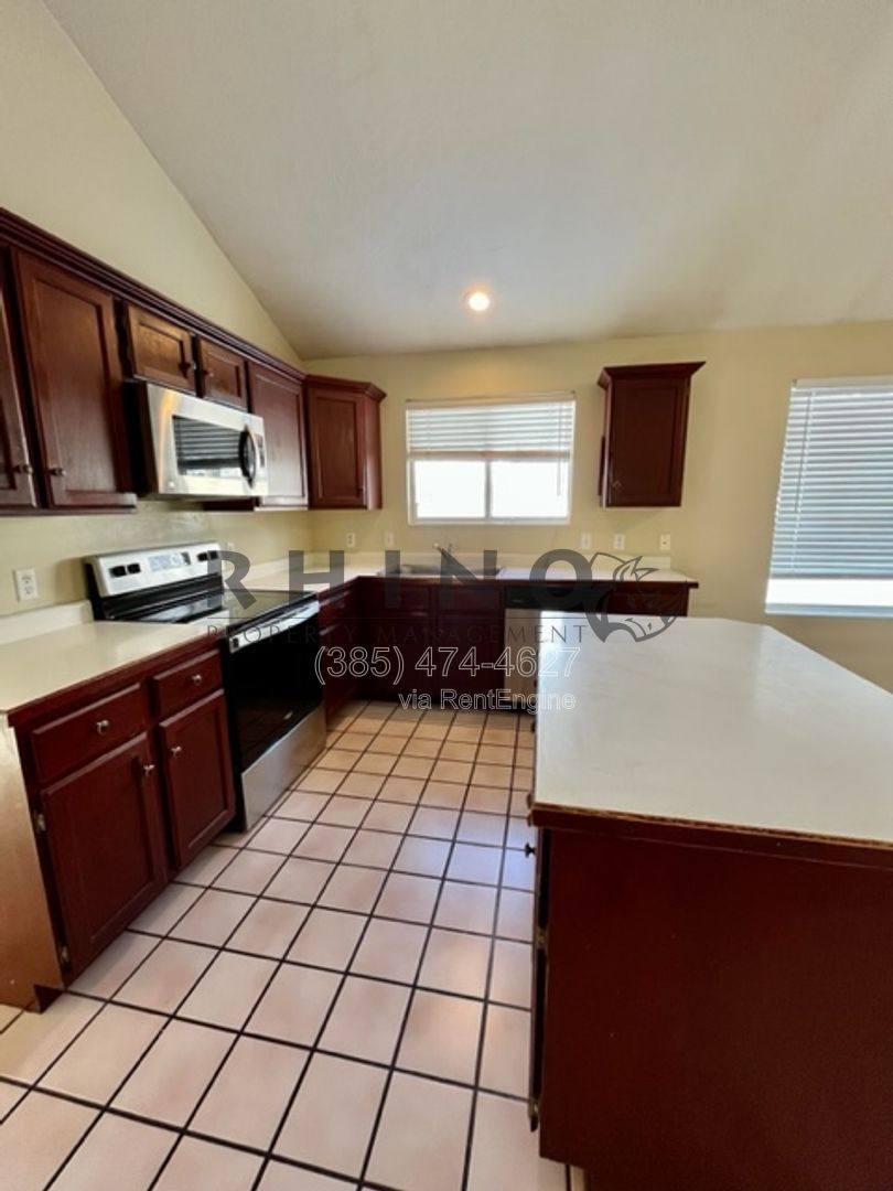 House for rent at 10319 Ashley Park Dr, Sandy, UT 84092