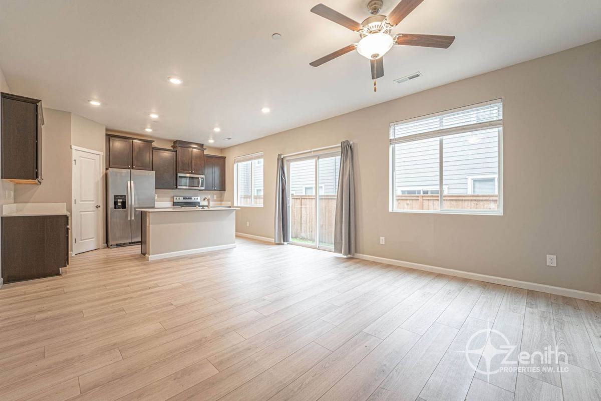 Townhouse for rent at 2009 NE 102nd Circle, Vancouver, WA 98686