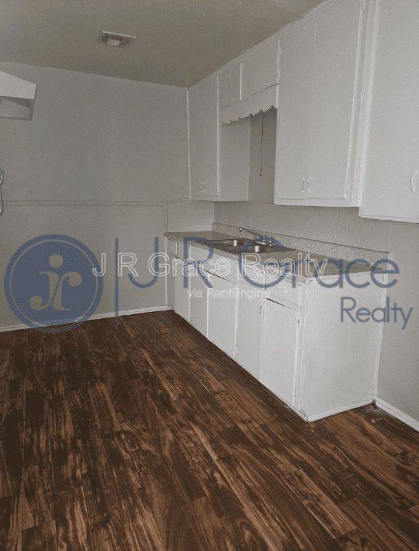 Apartment for rent at 602 E Navarro St, Mart, TX 76664