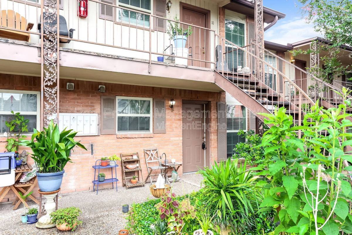Apartment for rent at 1523 Heights Blvd #3, Houston, TX 77008