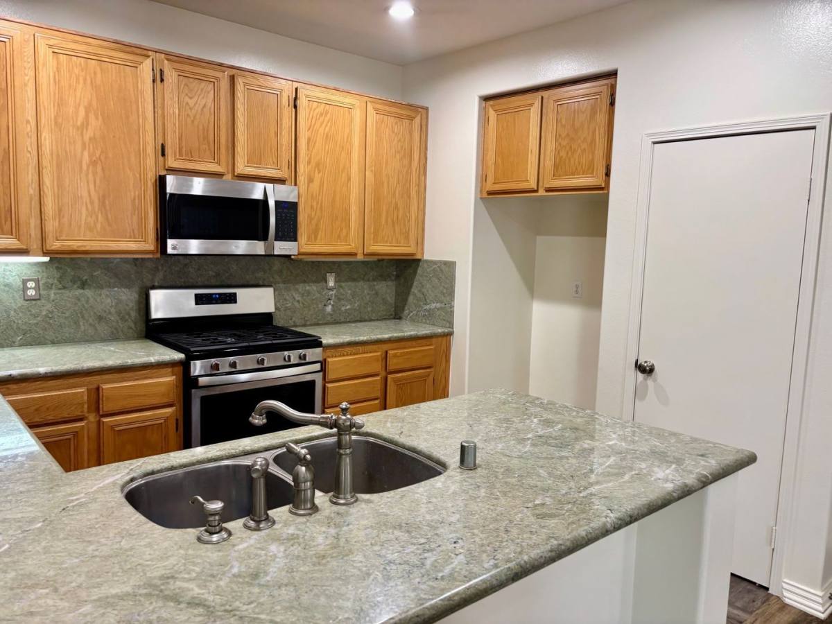 House for rent at 11839 Garrison Dr, Rancho Cucamonga, CA 91730