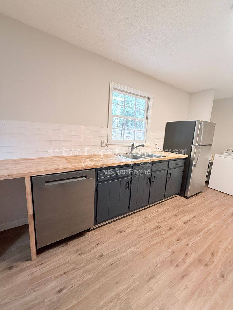 House for rent at 4433 Sardis Dr, Gainesville, GA 30506