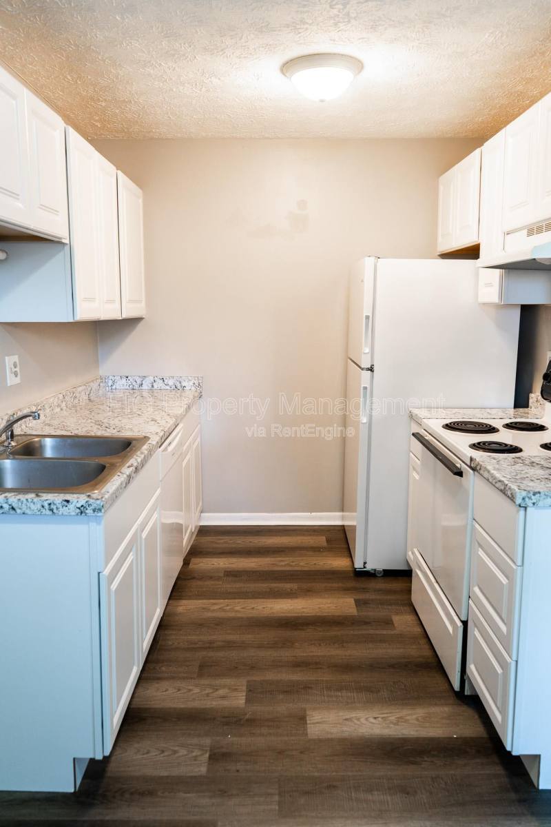 Apartment for rent at 129 Hillcrest Dr #8, Knoxville, TN 37918