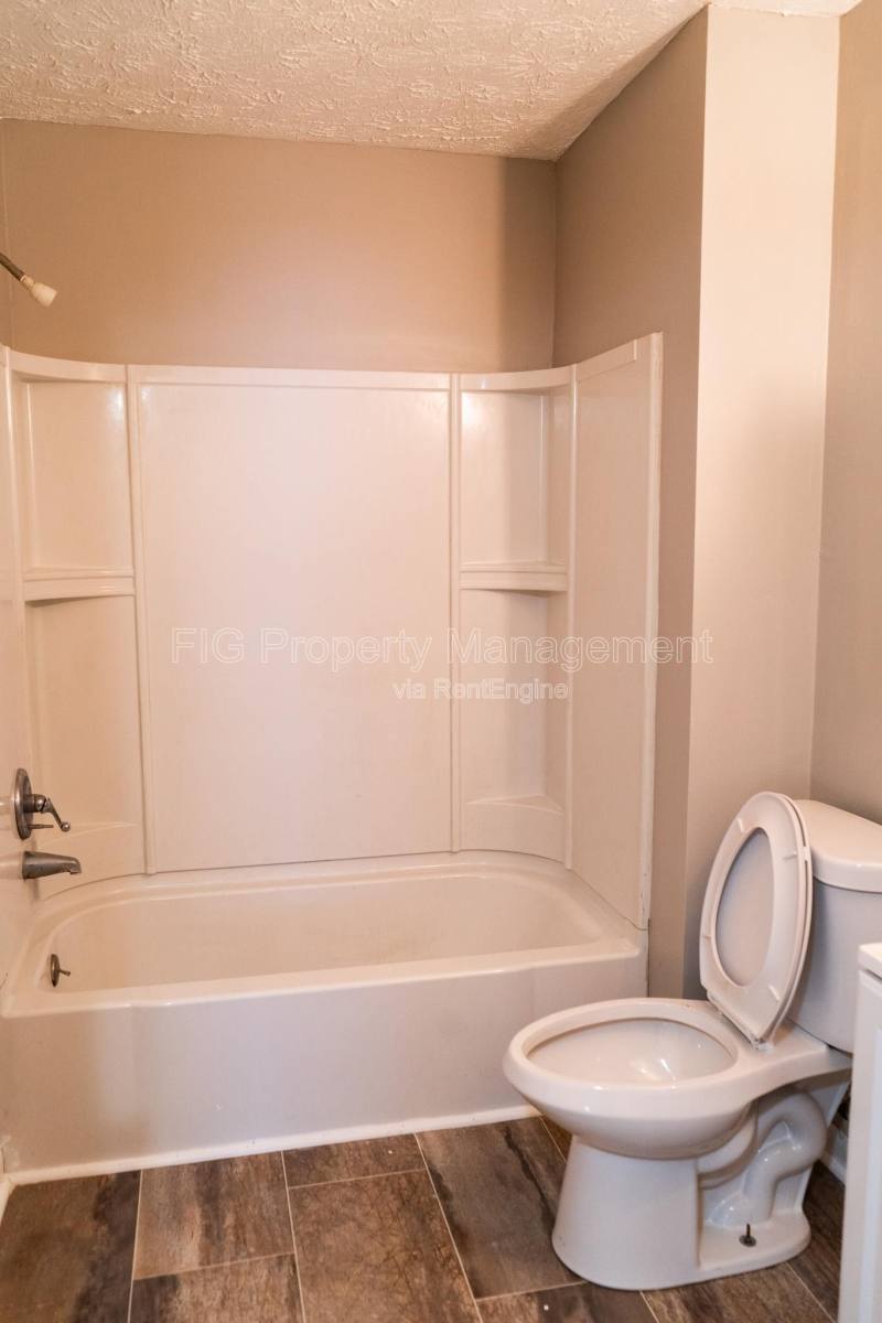 Apartment for rent at 129 Hillcrest Dr #8, Knoxville, TN 37918