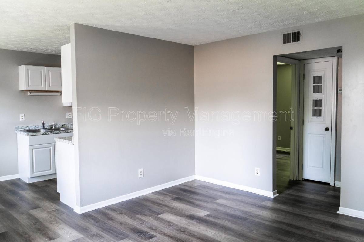 Apartment for rent at 129 Hillcrest Dr #8, Knoxville, TN 37918