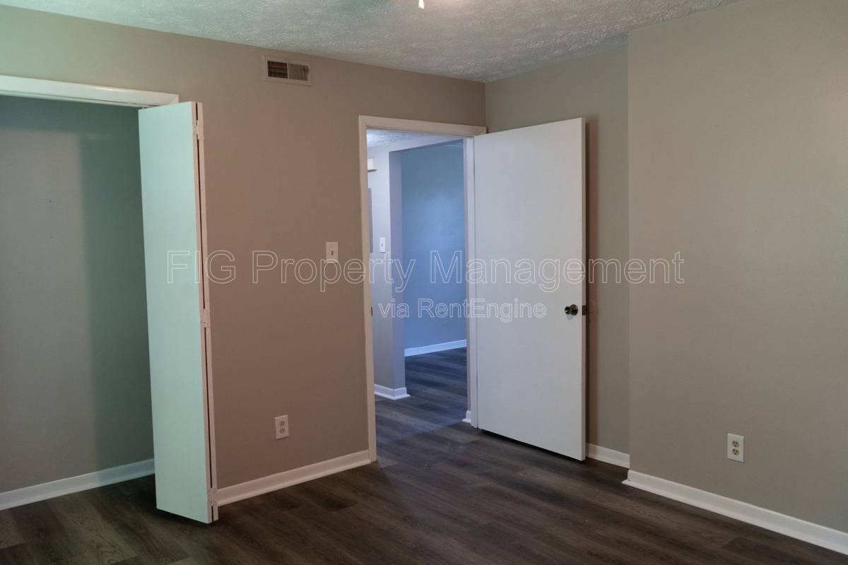 Apartment for rent at 129 Hillcrest Dr #8, Knoxville, TN 37918