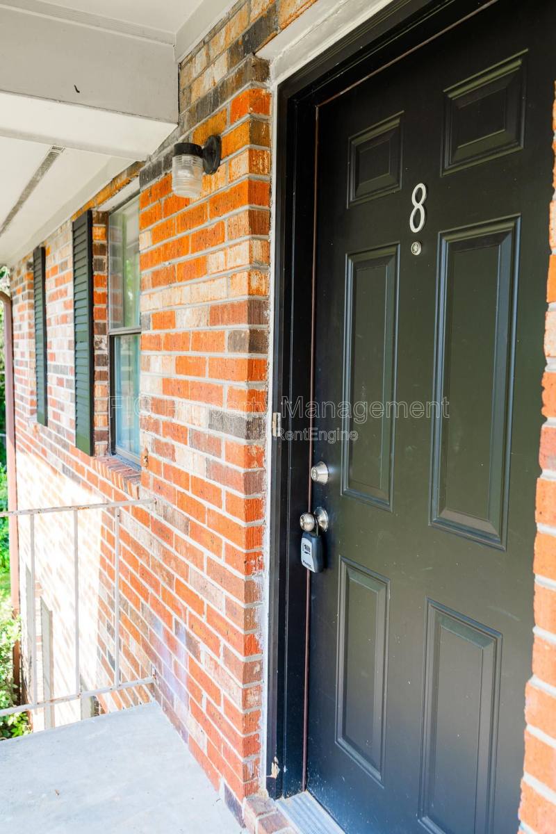 Apartment for rent at 129 Hillcrest Dr #8, Knoxville, TN 37918