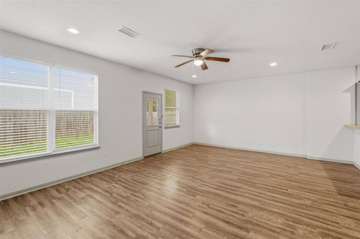 Townhouse for rent at 634 Magnolia Bend, New Caney, TX 77357
