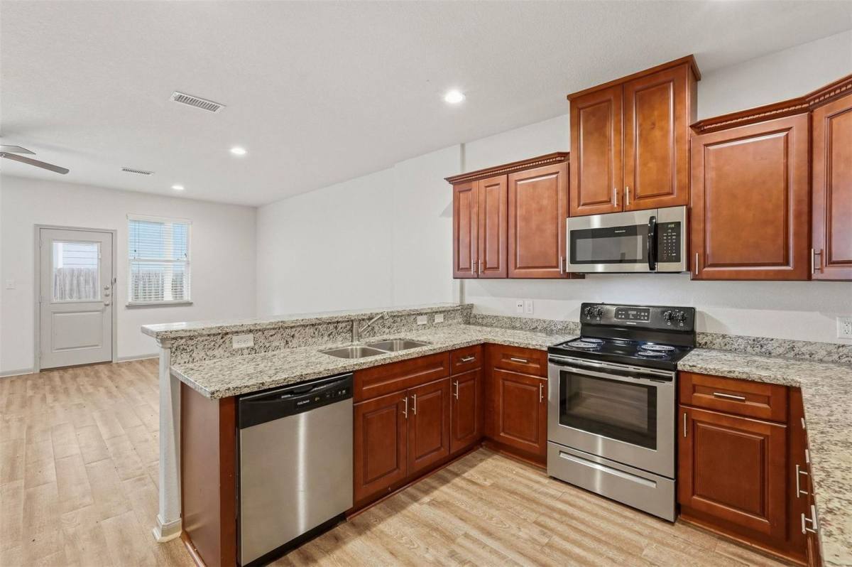 Townhouse for rent at 634 Magnolia Bend, New Caney, TX 77357