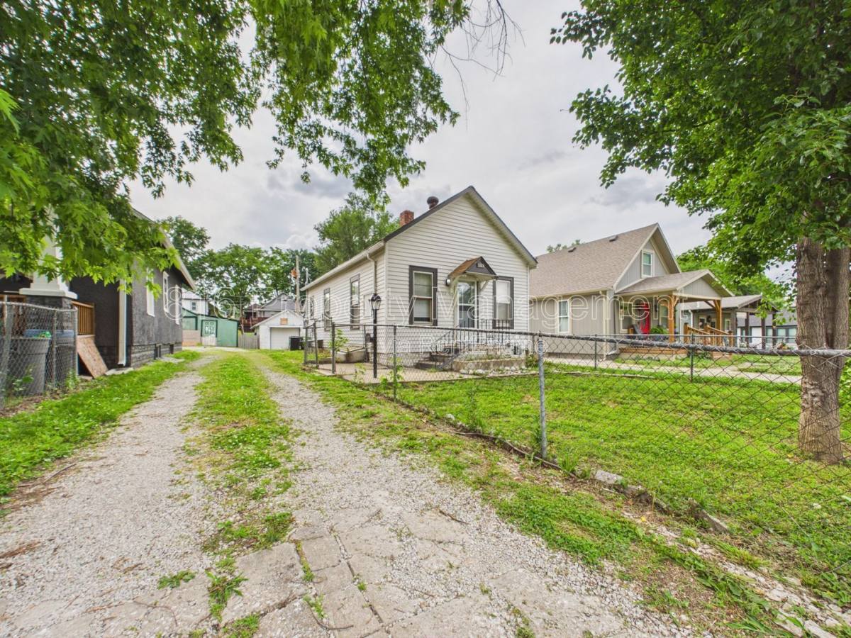 House for rent at 1222 S 40th St, Kansas City, KS 66106