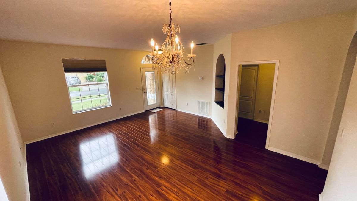 House for rent at 500 Lakescape Court, Orlando, FL 32828